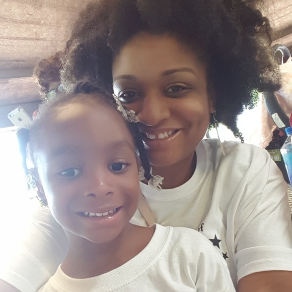 Meet your Posher, Rachel - Picture 3 of 6